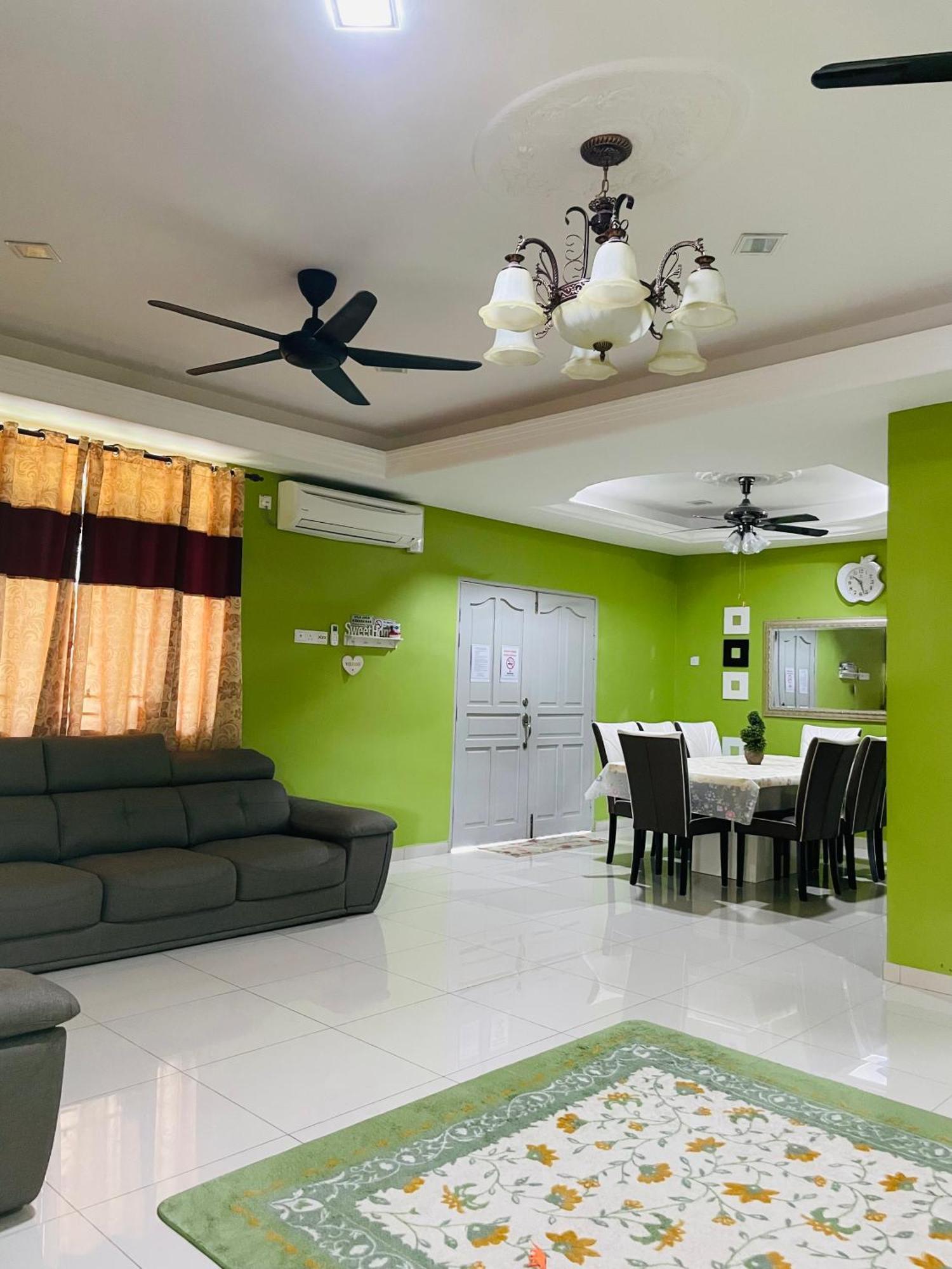 D Corner Islam * Kuala Kangsar